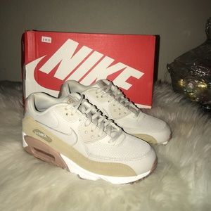 Women’s Nike air max light pink tan suede sz 6